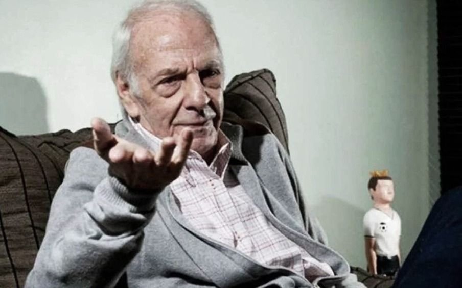 Reapareció Menotti y destrozó al Muñeco Gallardo