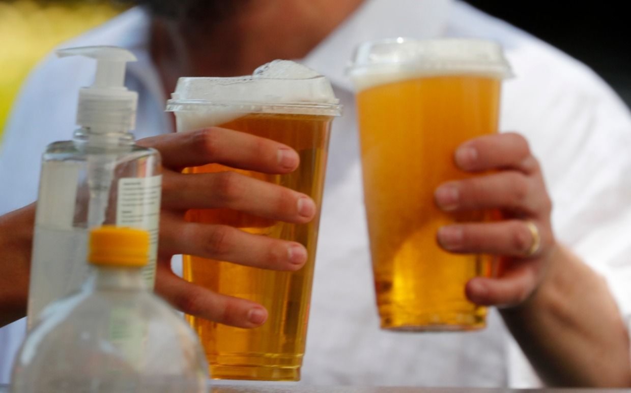 Gran Bretaña abre pubs, restaurantes, cines y museos