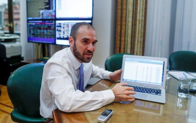 "Los términos legales que propuso el grupo Ad Hoc son imposibles de cumplir", advirtió Guzmán