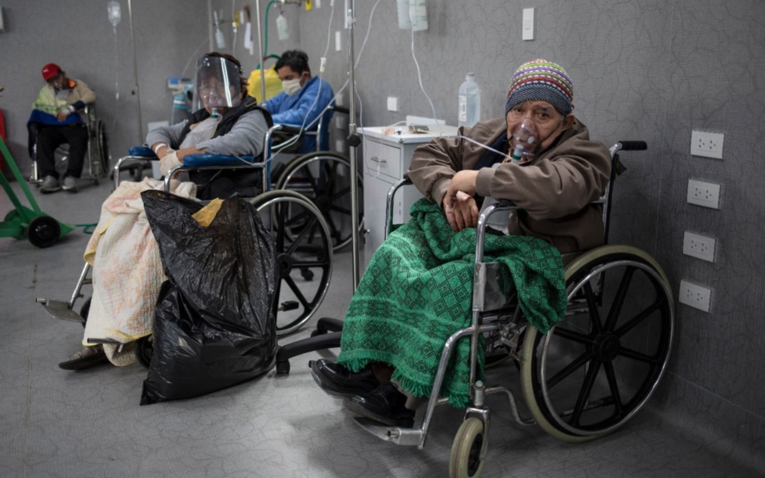 Tensión entre el gobierno de Perú y las clínicas privadas por el costo de la terapia intensiva