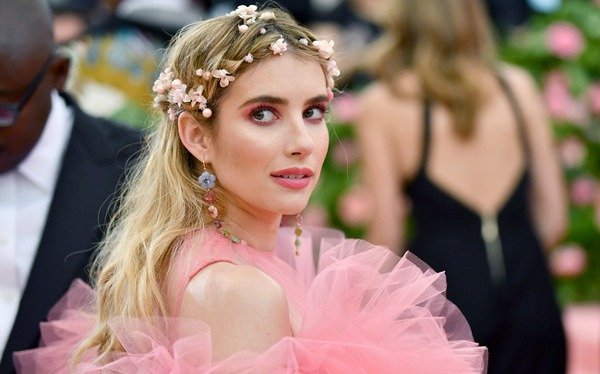 La actriz Emma Roberts y Garrett Hedlund confirmaron que esperan su primer hijo
