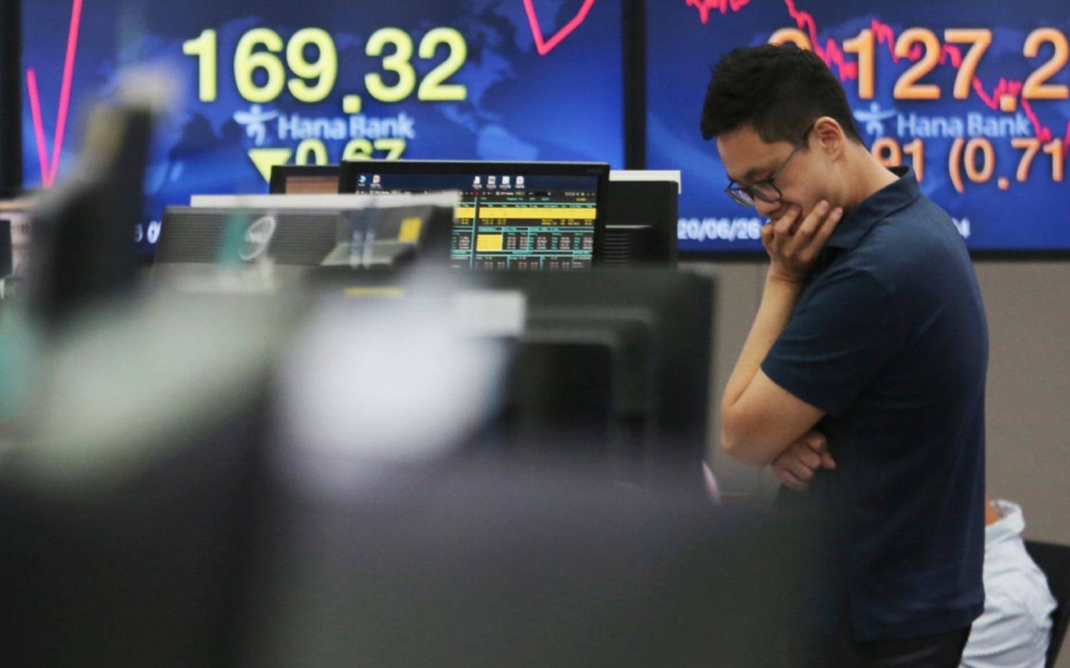 La Bolsa opera en baja, en consonancia con Wall Street y los principales mercados de Europa