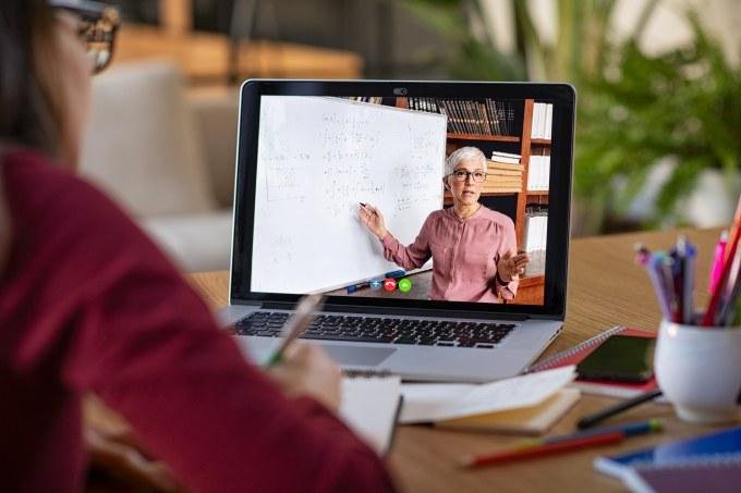 Los chicos en casa y las desigualdades educativas que la pandemia desnudó