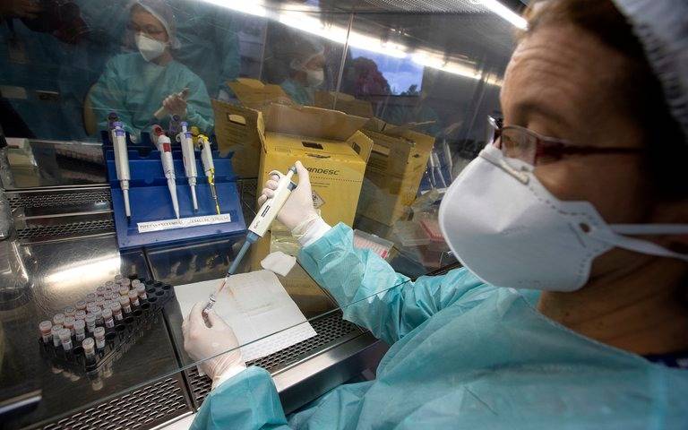 Brasil anunció un acuerdo con Oxford para comprar y producir la vacuna contra el Covid-19