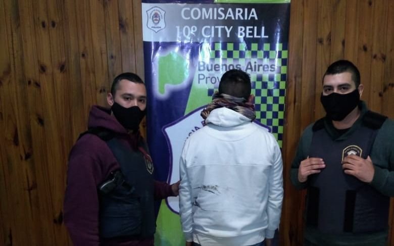 En City Bell: llevaba un envoltorio de marihuana, lo sorprendió la policía y terminó preso