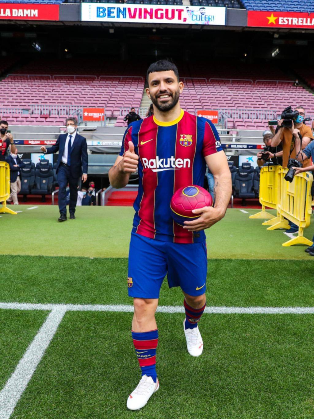 Kun Agüero: “Será un verdadero placer jugar al lado de Lionel Messi”