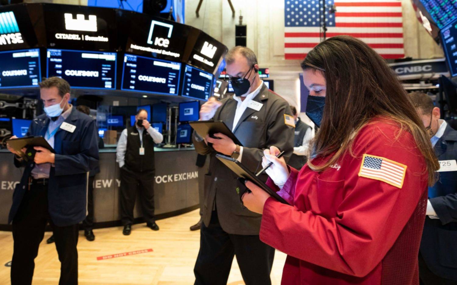 El índice S&P Merval sube 2,44% y las acciones argentinas en Wall Street avanzan hasta 7,5%