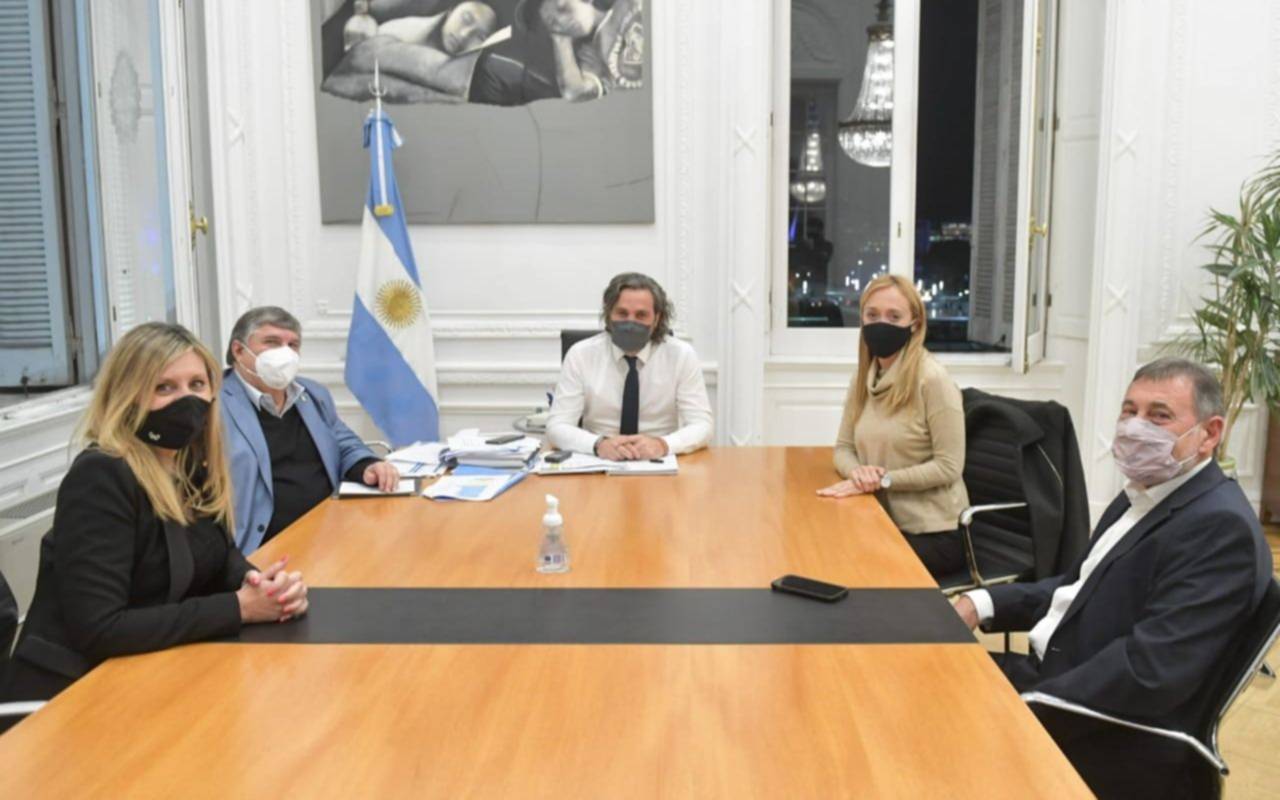 Cafiero se reunió con senadores del oficialismo