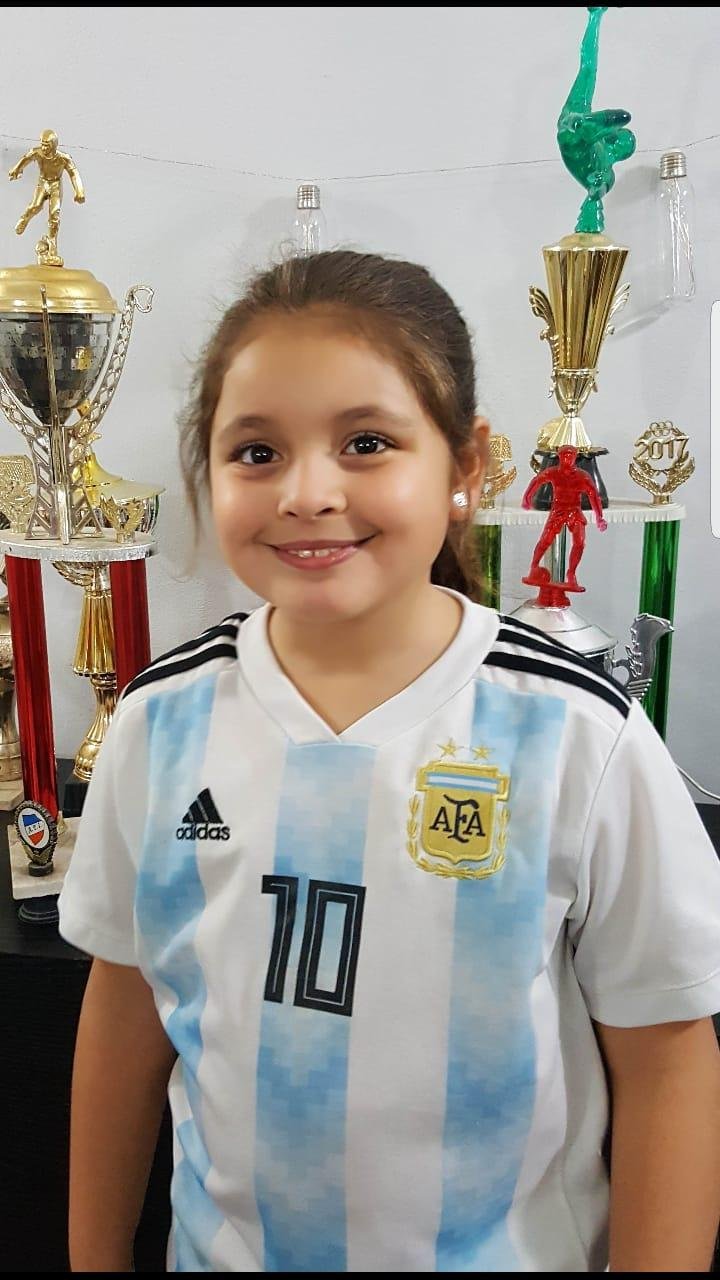 La pequeña jugadora, ahora en ADIP, recibió la respuesta de Messi