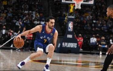 Sin jugar bien, ovación para Campazzo en la NBA en un partido decisivo 