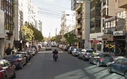 En pleno centro, una pareja le robó a una jubilada que salía del banco