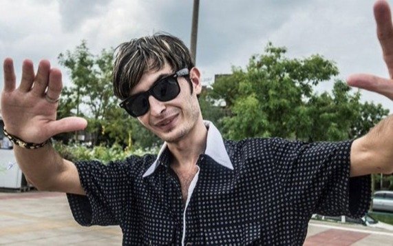 Camus Hacker está aislado por caso de Covid en su pabellón y se postergó el juicio