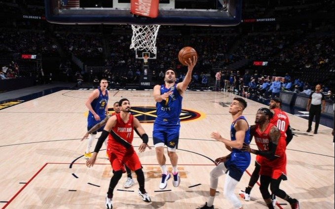 Denver Nuggets supera a Blazers en doble prórroga