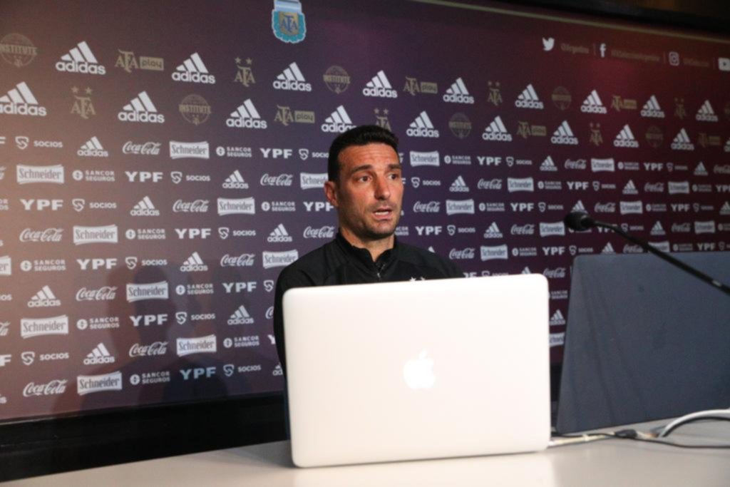 Scaloni confirmó el equipo y cuestionó la Copa América