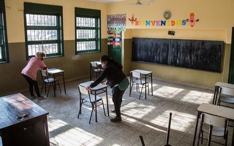 Vuelta a clases presenciales y adelantamiento de vacaciones: el Gobierno define dos temas clave