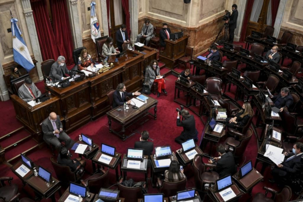 Duros cruces entre Cafiero y la oposición por las vacunas
