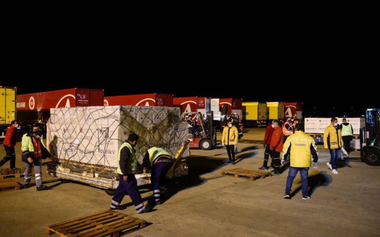 Anoche llegaron más de 800 mil vacunas