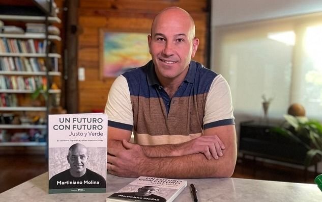 Ex intendente Molina editó su libro  “Un futuro con futuro”