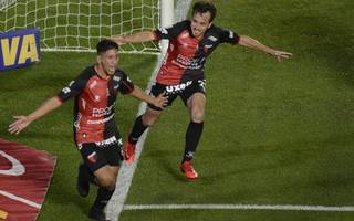 Colón goleó a Racing y es el campeón de la Copa de la Liga