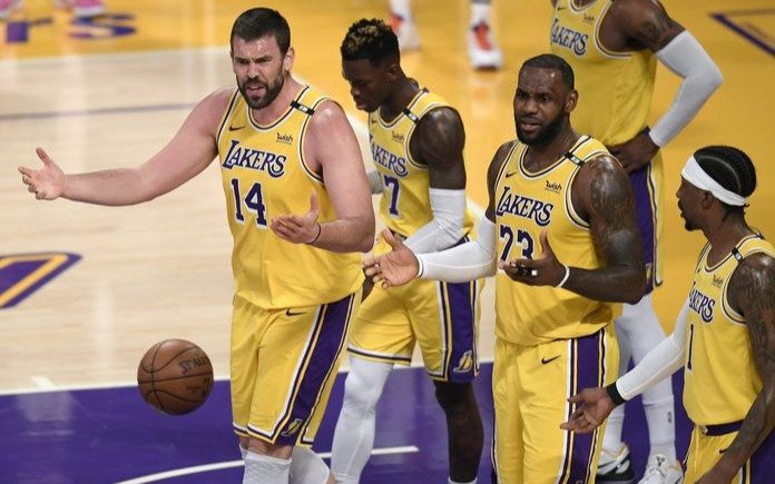 Los Lakers, vigentes campeones de la NBA, eliminados en primera ronda por Suns