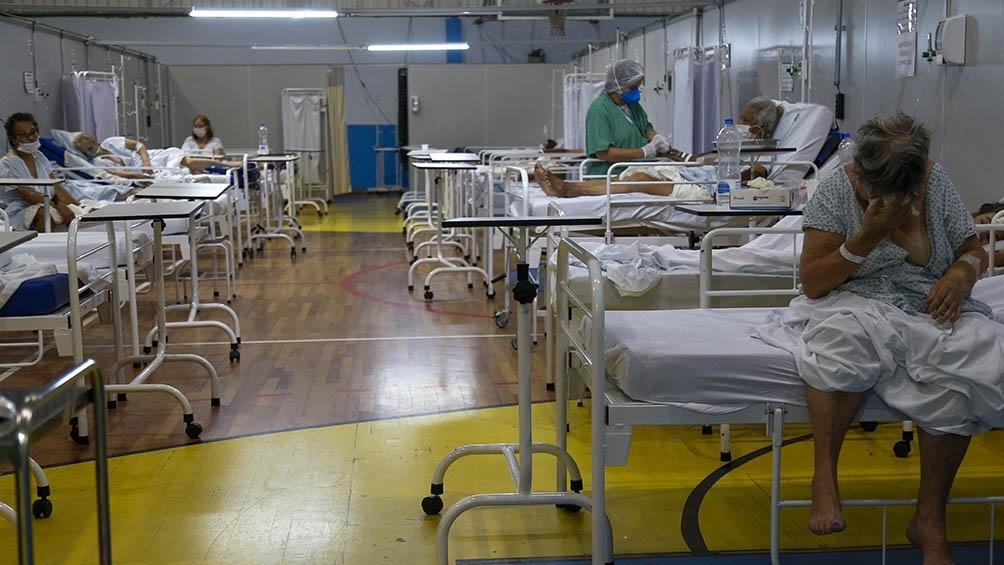 Argentina superó las 80 mil muertes y hay provincias que ya casi no tienen camas