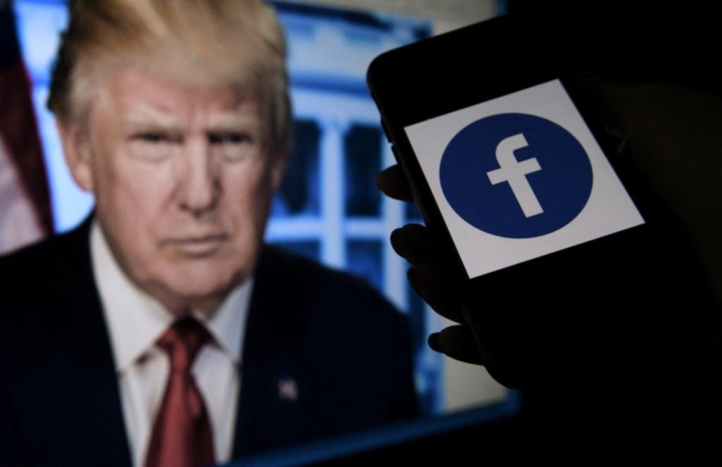 La Casa Blanca critica el fin de la suspensión indefinida de Trump en Facebook