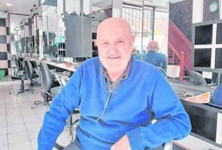 Inconfesados amores y revelaciones en la legendaria peluquería de “Dardo y Juan Ramón”