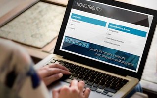 "La AFIP toma por estúpidos a los casi 4 millones de monotributistas que tiene la Argentina"