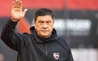 El Mono Burgos ya se quedó sin trabajo y hay tres candidatos para reemplazarlo
