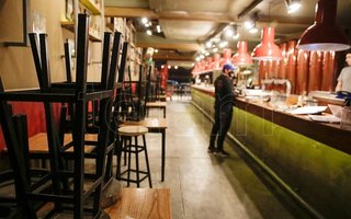 "A los trabajadores gastronómicos nos están llevando lentamente hacia la muerte"