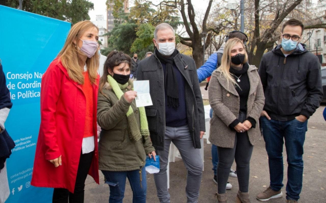 “En Argentina puede haber hasta 900 mil hombres y mujeres sin identidad”