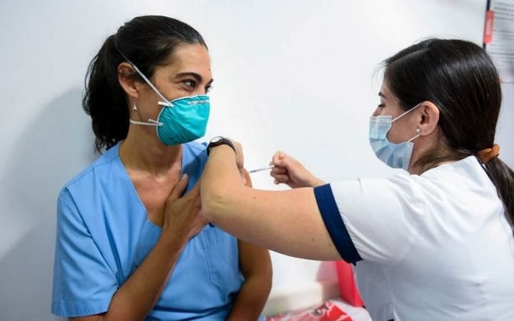 Arranca la campaña de vacunación antigripal para odontólogos de La Plata, Berisso y Ensenada