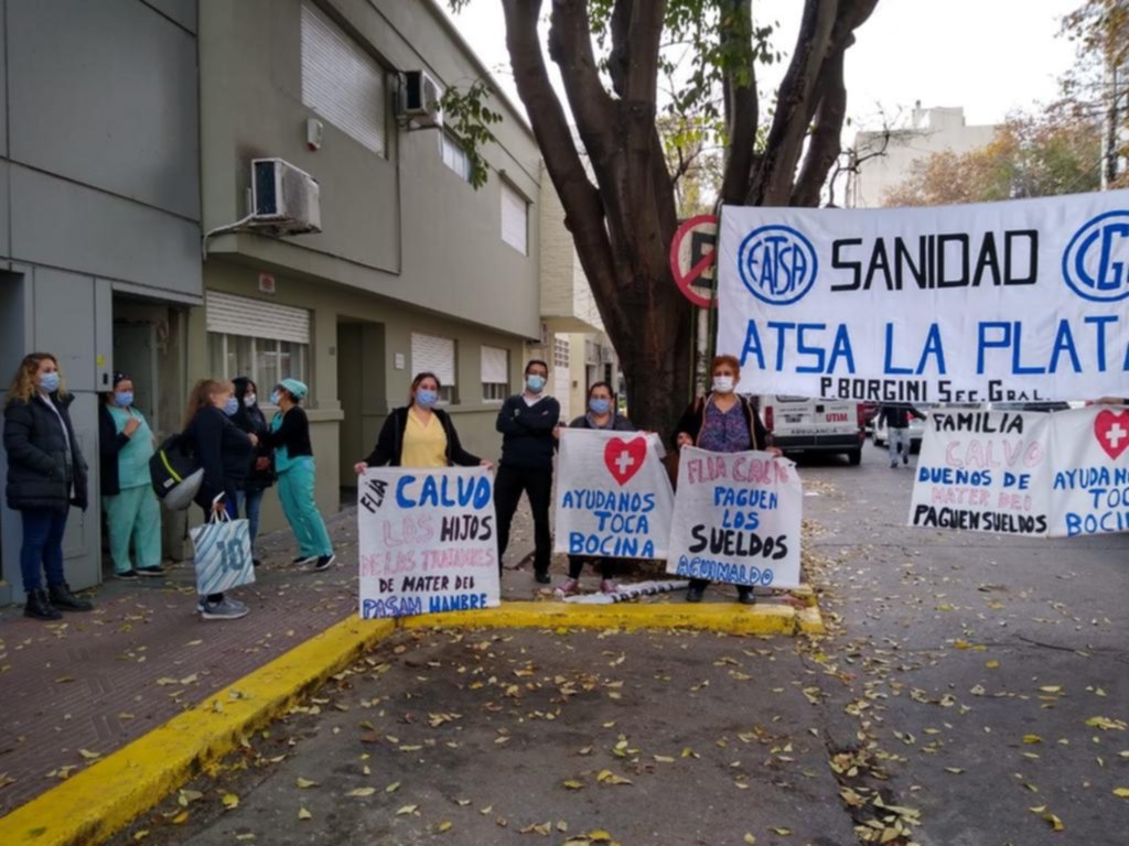 Reclamos salariales en una clínica del centro platense