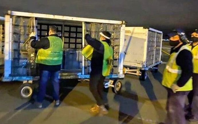 Más de 30 ventiladores mecánicos donados por Messi hace 10 meses que esperan en el aeropuerto