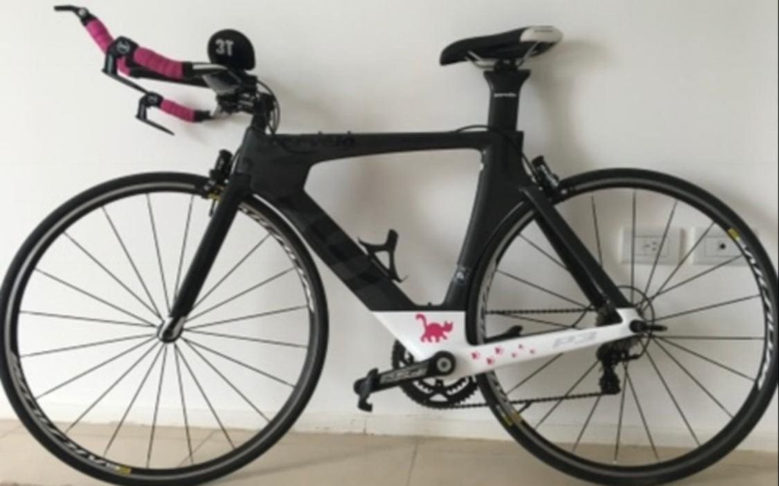 Millonario atraco en Hernández: se llevaron dos bicicletas valuadas en 10 mil dólares cada una