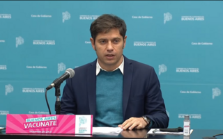Kicillof anunció que las clases presenciales vuelven desde el miércoles y vacunación libre a mayores de 60