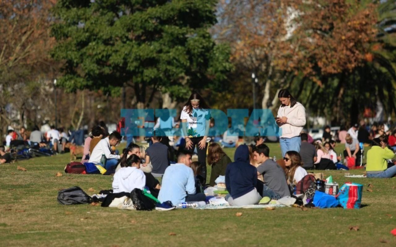 Un domingo a pleno sol en La Plata: en los próximos días descenderá la temperatura