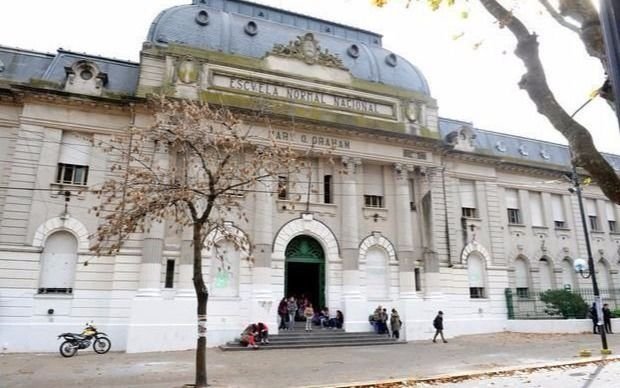 El Normal 1 de La Plata tampoco reanuda las clases presenciales