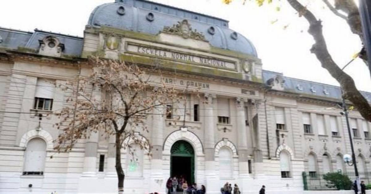 Alumnos del Normal 1 de La Plata reclaman por problemas de calefacción y la pérdida de días de clases | El Dia