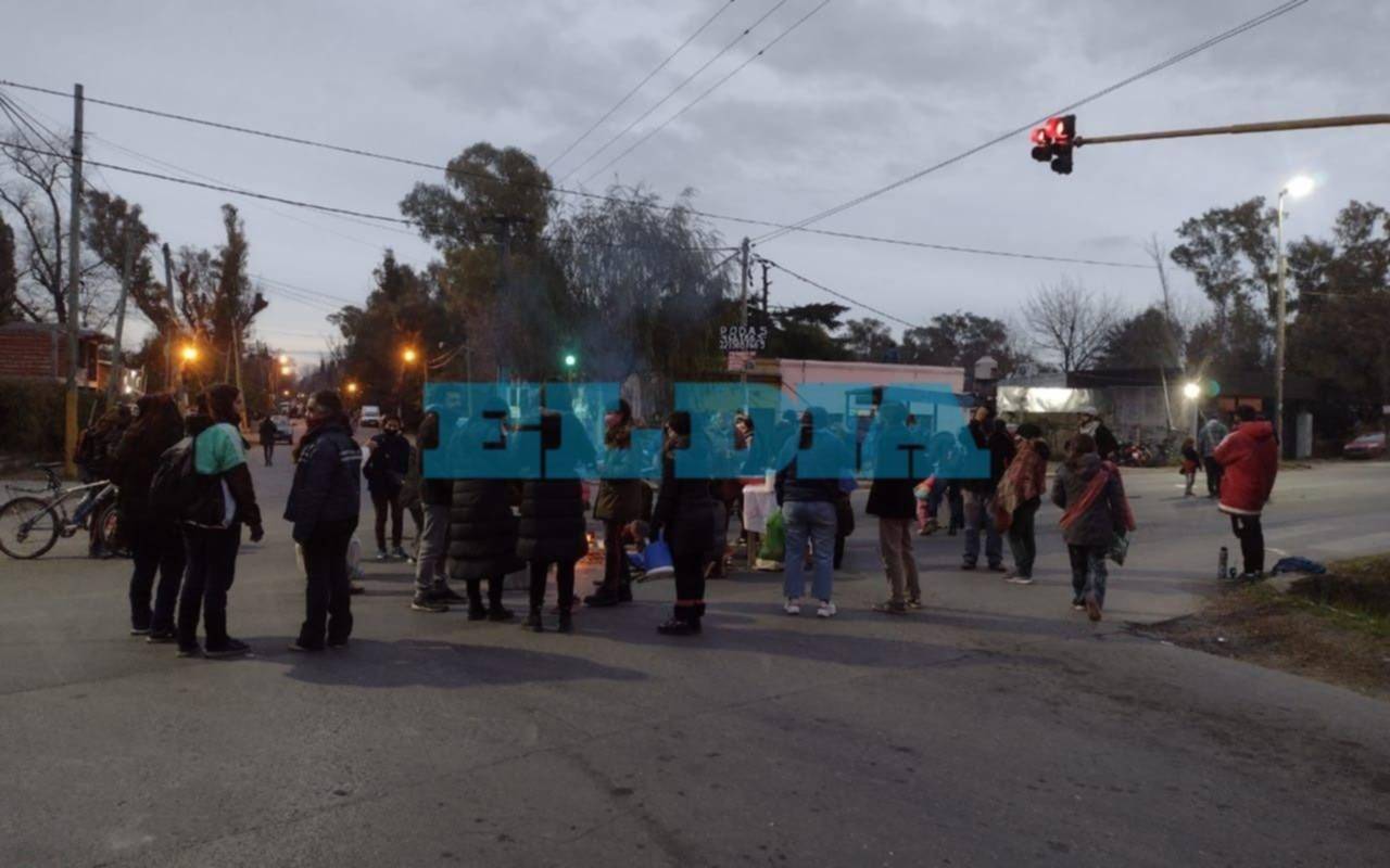 Nueva protesta de vecinos de El Rincón por la cesión de terrenos para una obra de Cáritas