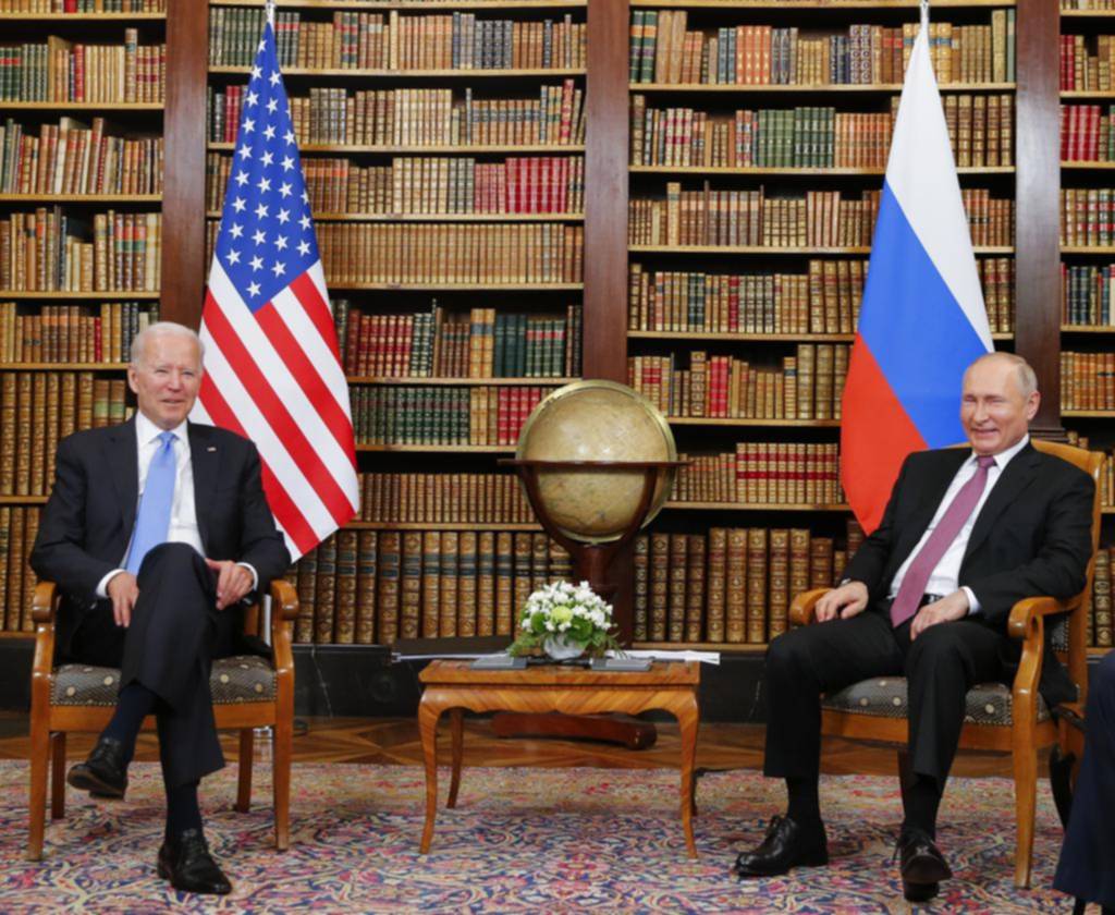 Biden y Putin, cara a cara en una cumbre “constructiva”
