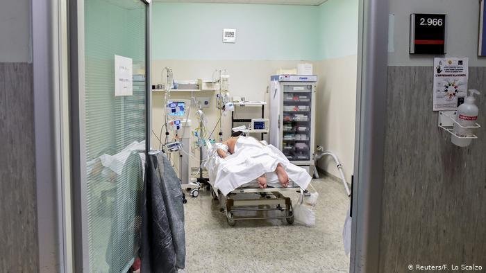 Los contagios de Covid siguen en baja en el país, pero las muertes no aflojan