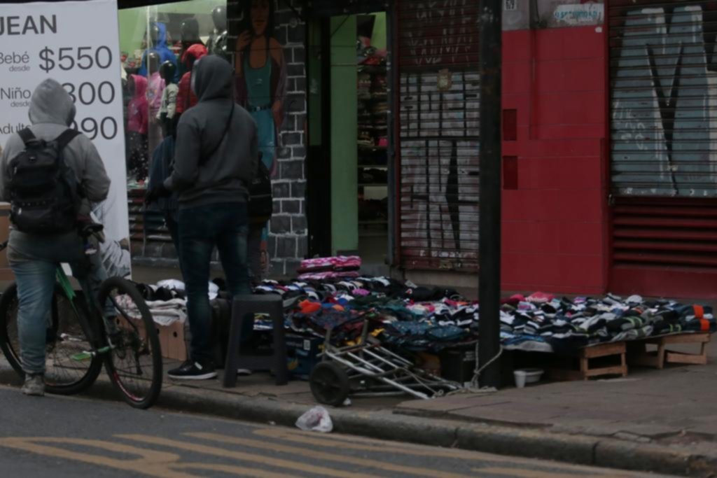 El 76% de lo que se vende en las calles es ropa y calzado