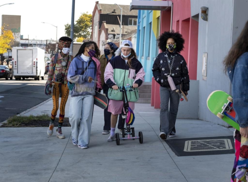 “Betty”: tablas, moretones y amistad contra el mundo