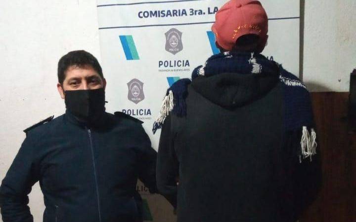 Violencia vecinal en Los Hornos: discutió, le incendió la casa y sólo quedaron cenizas