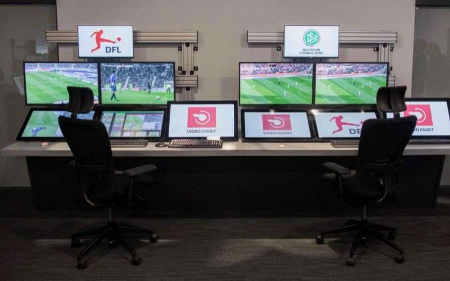 Se viene el ROBO-TES, un "ayudante" del VAR para marcar los fuera de juego