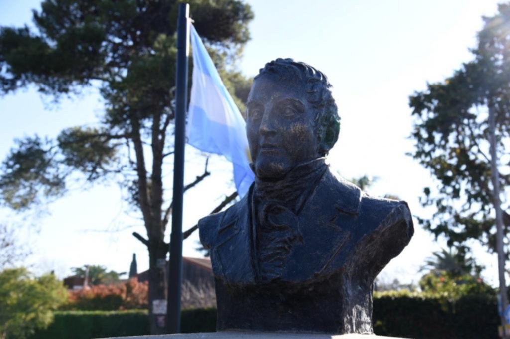 Otra plaza llevará el nombre de Belgrano y restauran un histórico monumento
