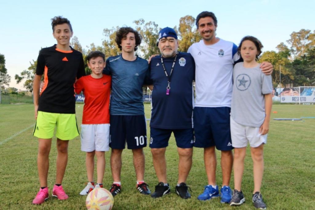 “Me encanta compartir la pelota con los chicos, son muy futboleros”