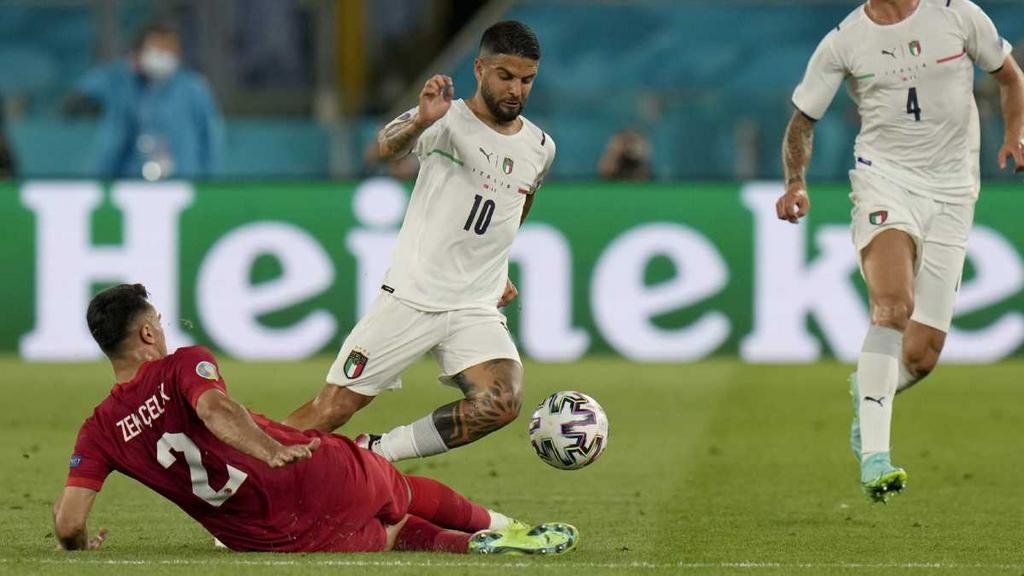 Italia busca cerrar la fase inicial con otro triunfo