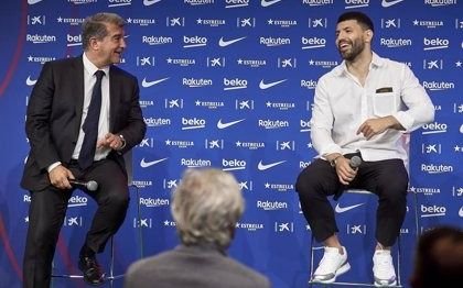 El presidente del Barcelona habló del contrato de Messi y la ayuda del Kun